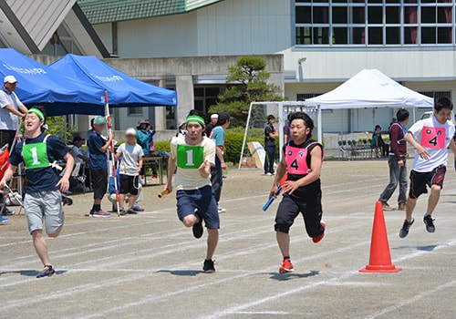 町民運動会でのリレーの様子