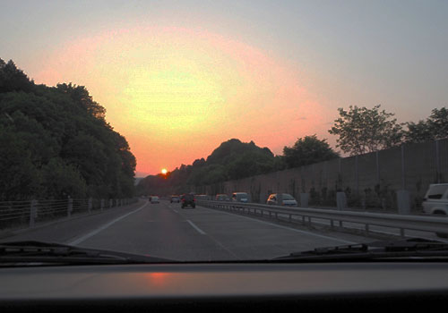 夕暮れの運転に注意！