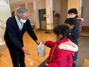 プレゼント配布